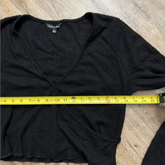 Strut and Bolt • Textured Bell Sleeve Faux Wrap Cropped Blouse - Picture 9 of 10